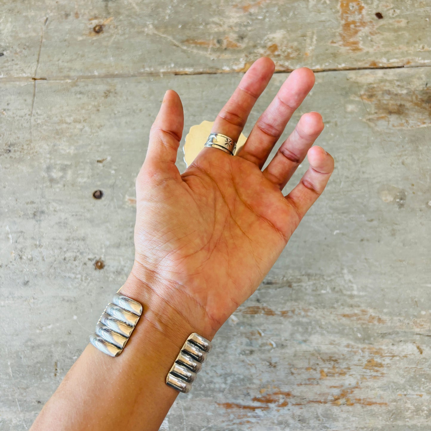 Navajo Ednei Yabney Sterling Silver & Shell Heart Cluster Ring