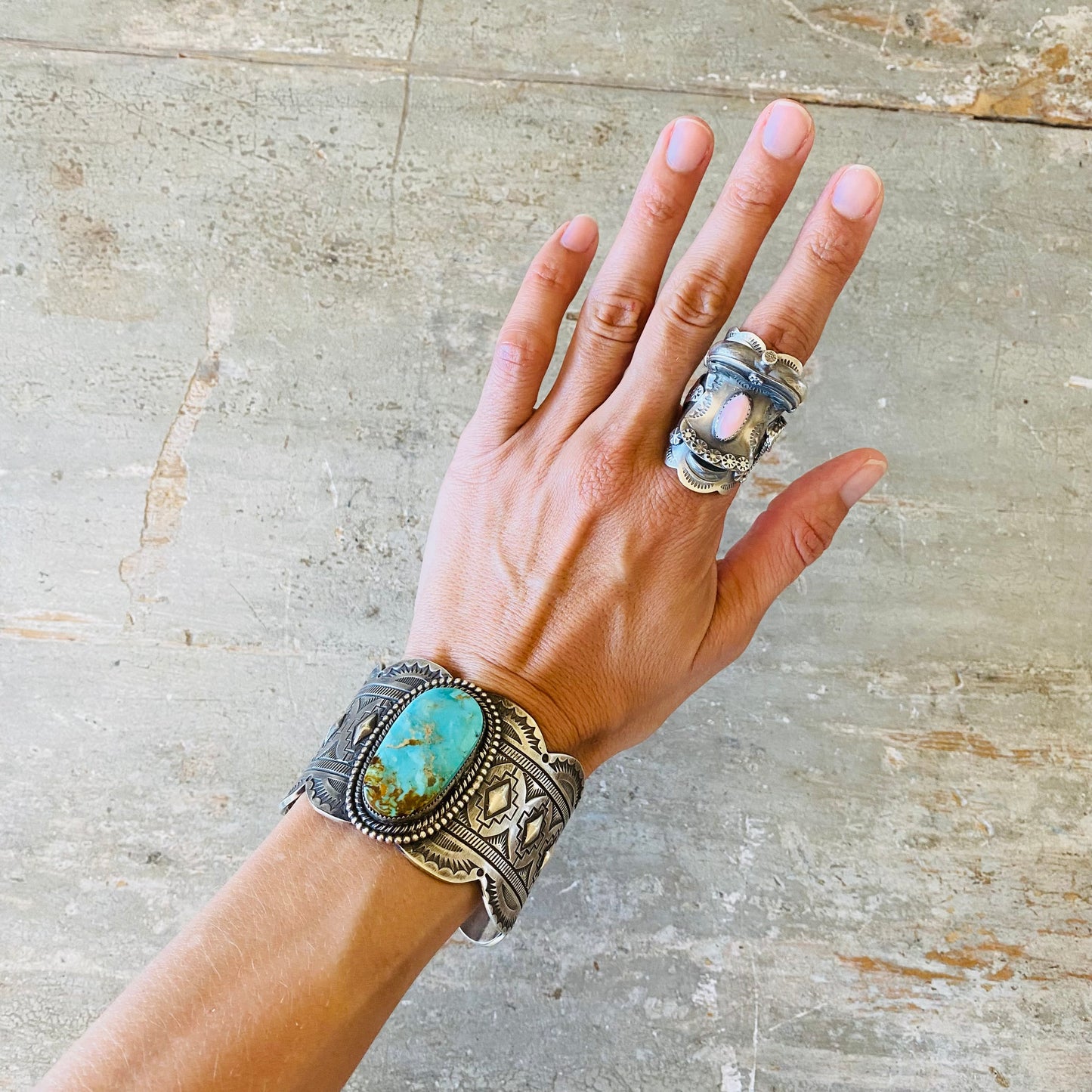 Navajo Tim Yazzie Sterling Silver & Pink Conch Saddle Ring