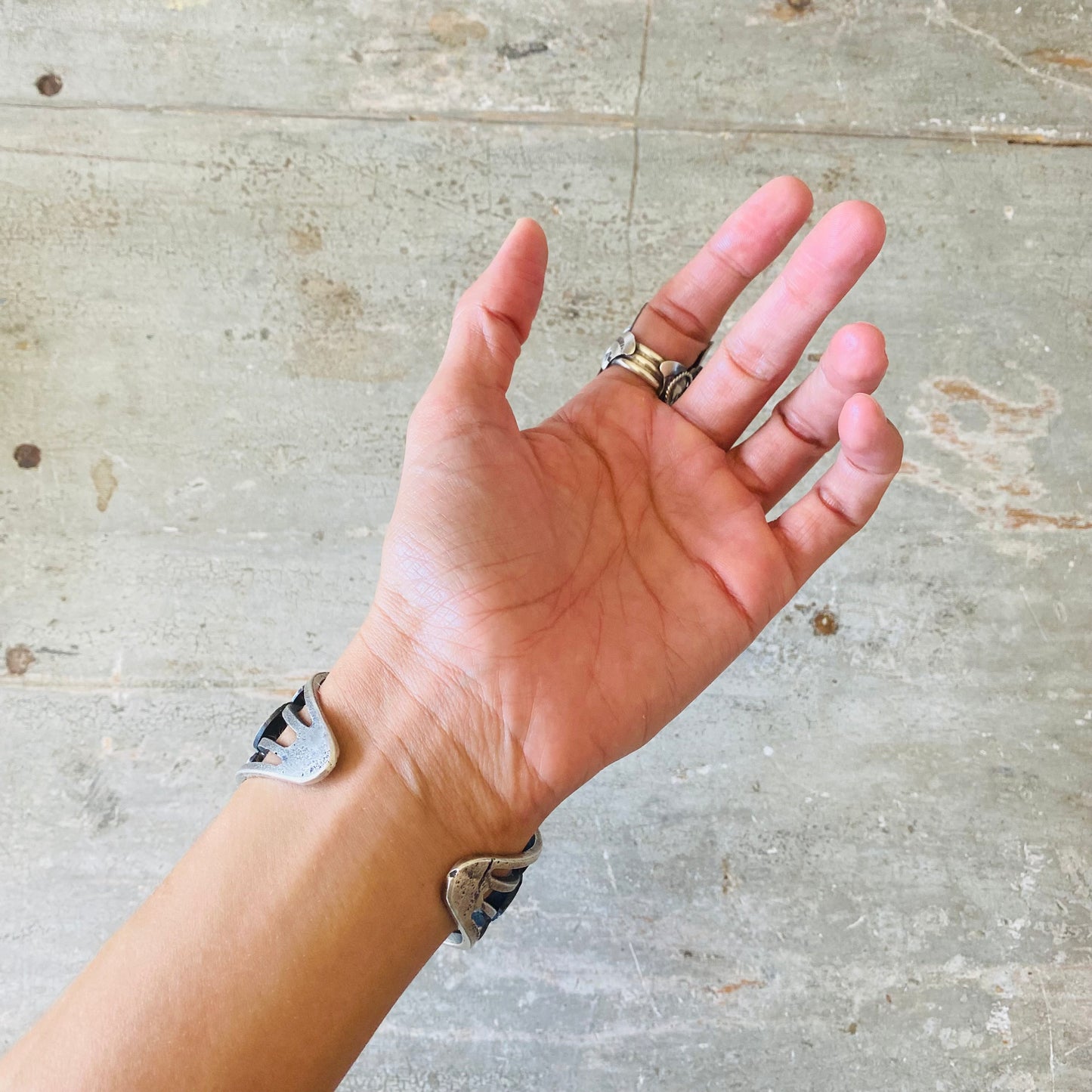 Navajo Tim Yazzie Sterling Silver & Pink Conch Saddle Ring