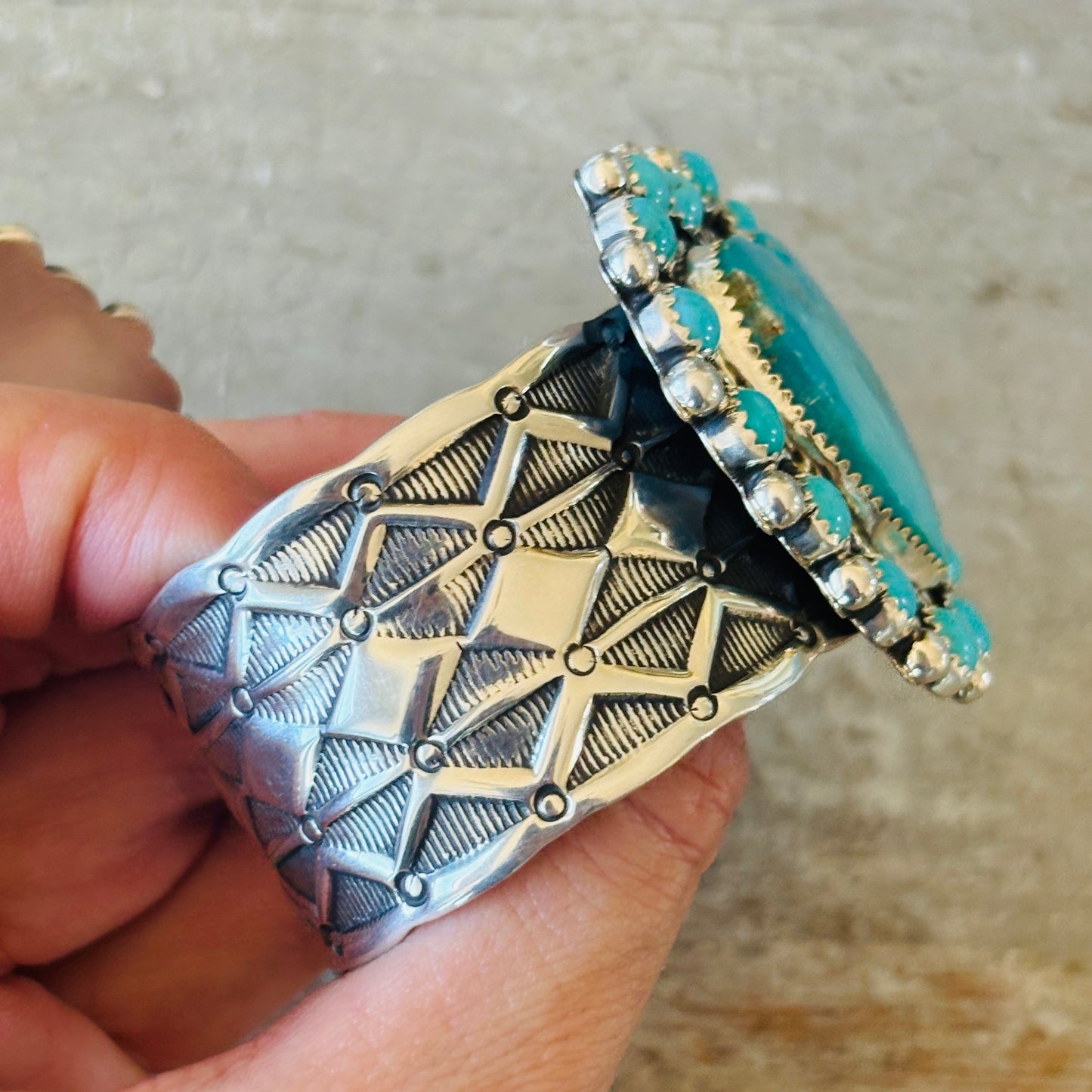 Navajo Elroy & Bernadine Chavez Sterling Silver - Kingman Turquoise Heart Cluster Cuff