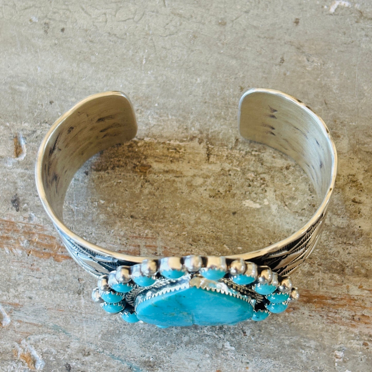 Navajo Elroy & Bernadine Chavez Sterling Silver - Kingman Turquoise Heart Cluster Cuff