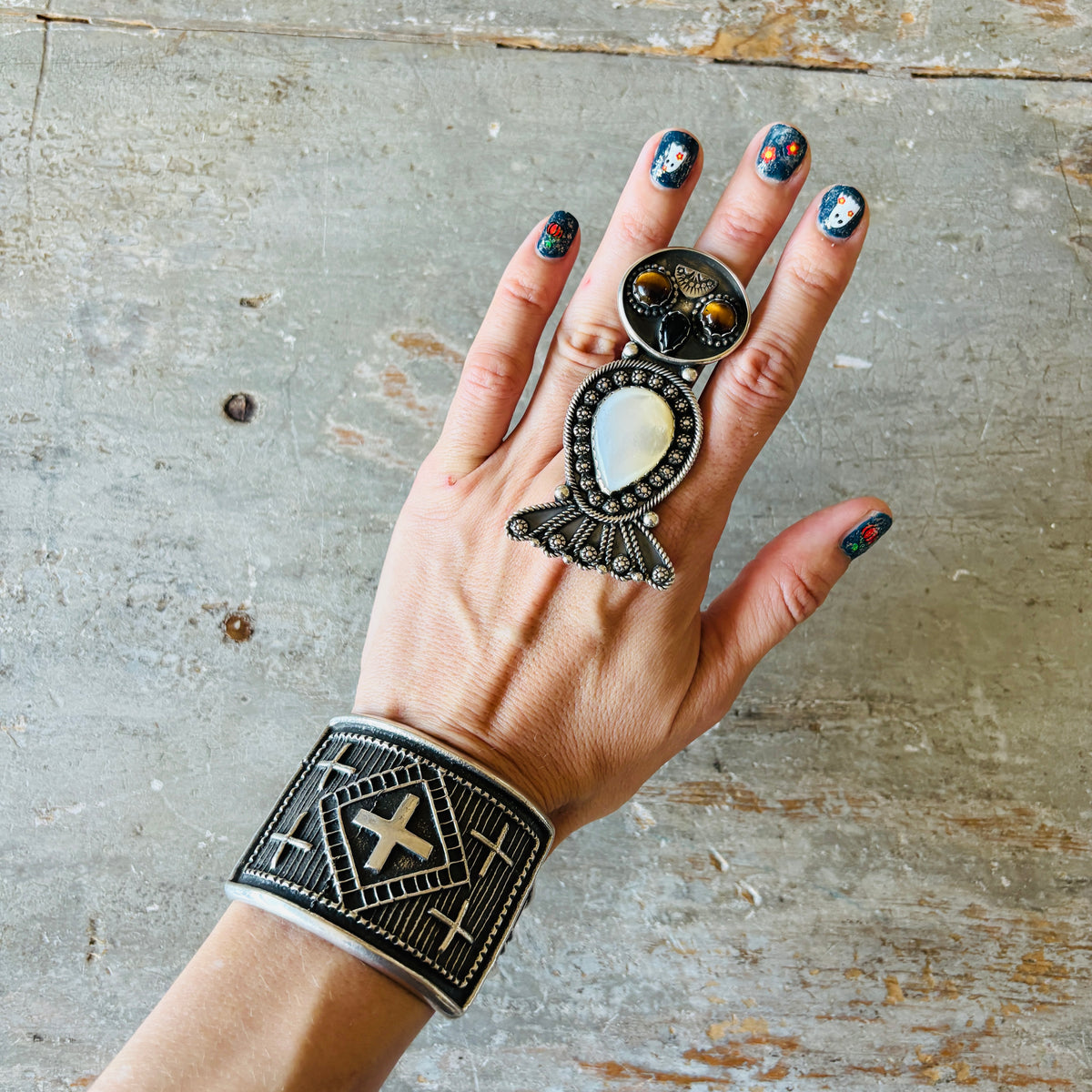 Navajo Readda Begay Sterling Silver - Black Onyx - Cats Eye & Mother of Pearl Owl Ring