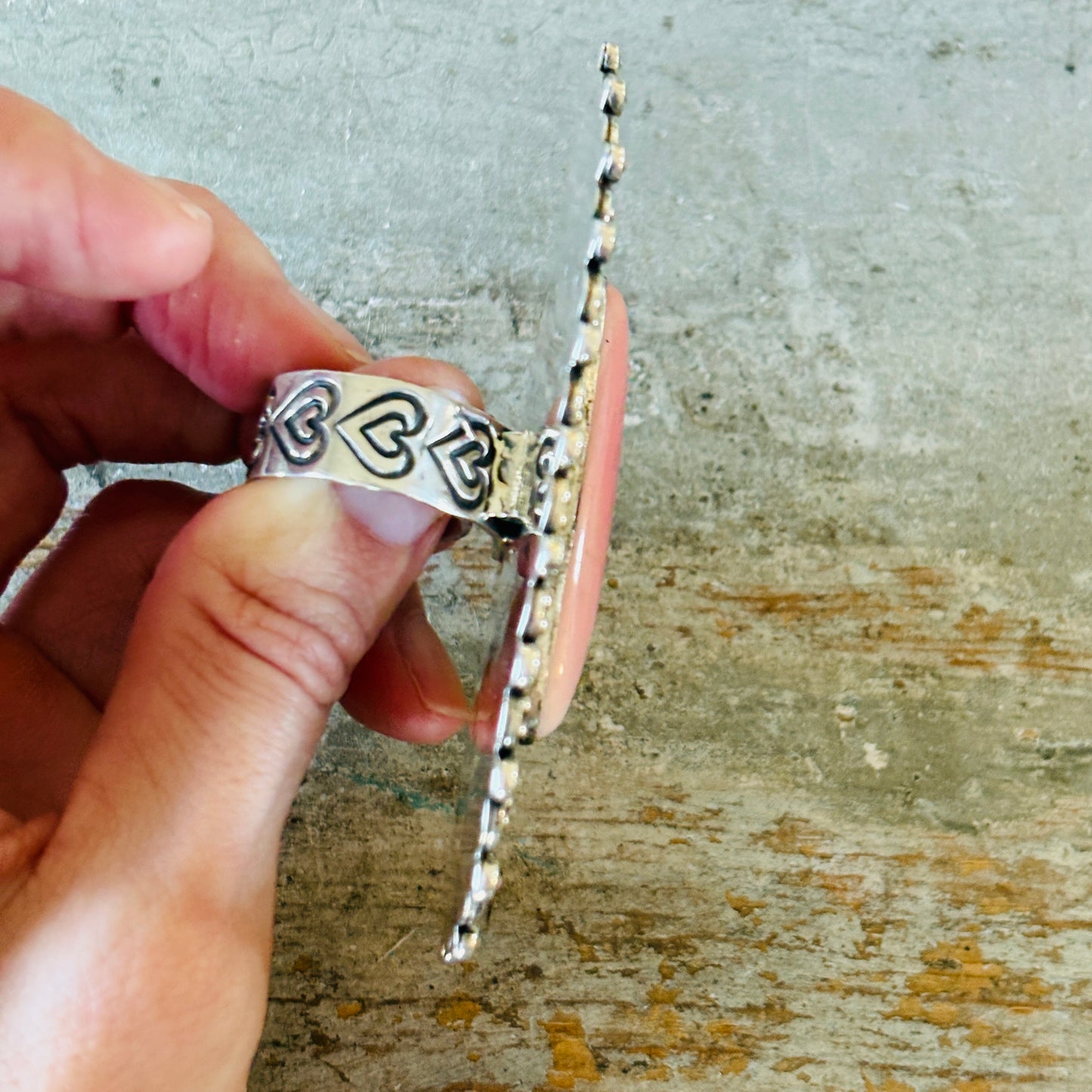 New Navajo Hemerson Brown Sterling Silver & Pink Conch Hearts Ring