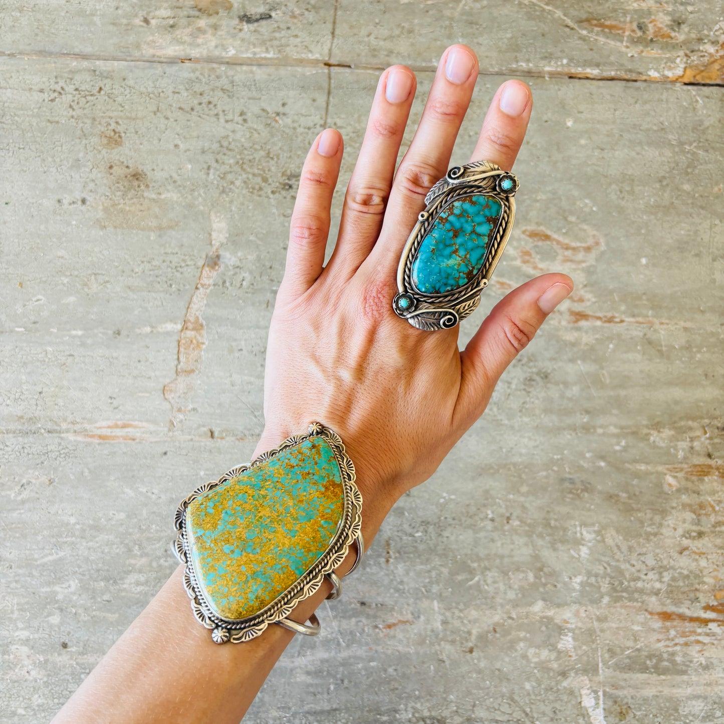 Vintage 1970s Navajo Signed Sterling Silver & Turquoise Statement Ring