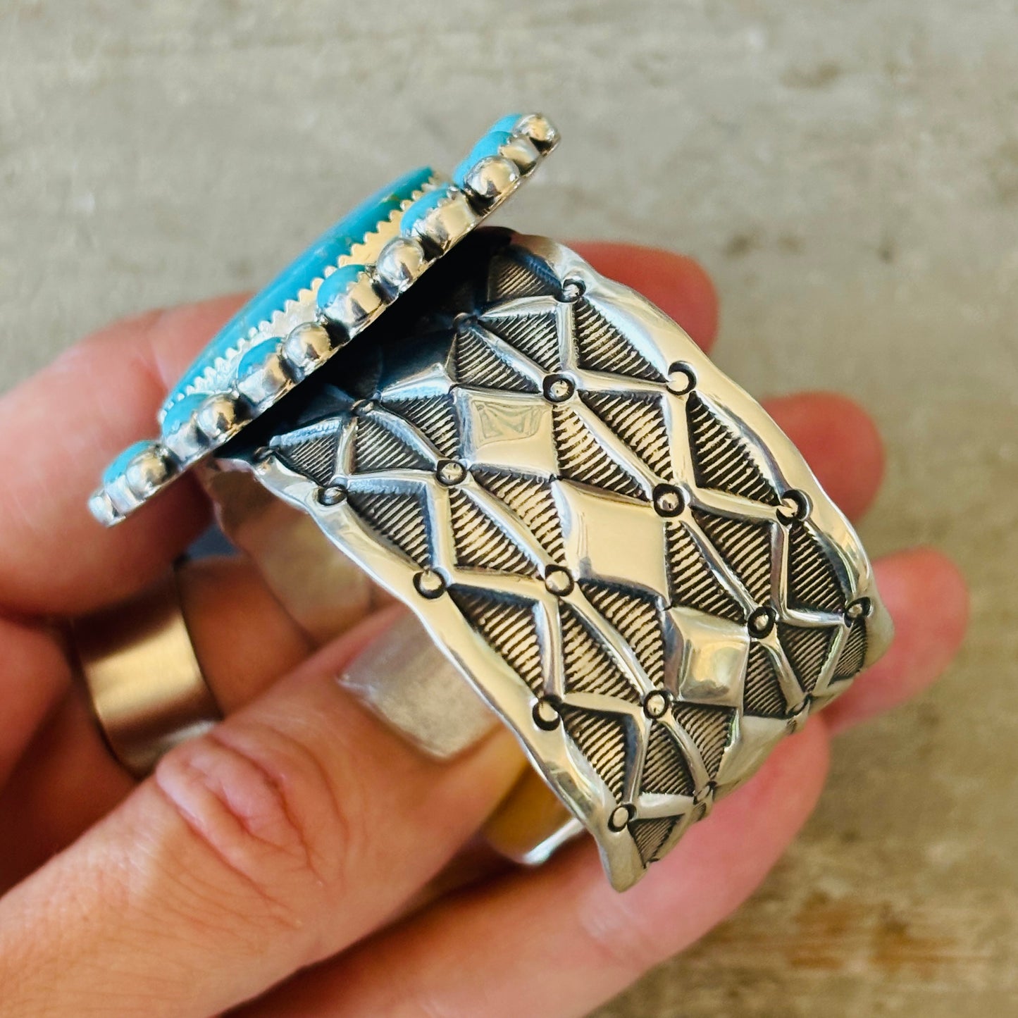 Navajo Elroy & Bernadine Chavez Sterling Silver - Kingman Turquoise Heart Cluster Cuff