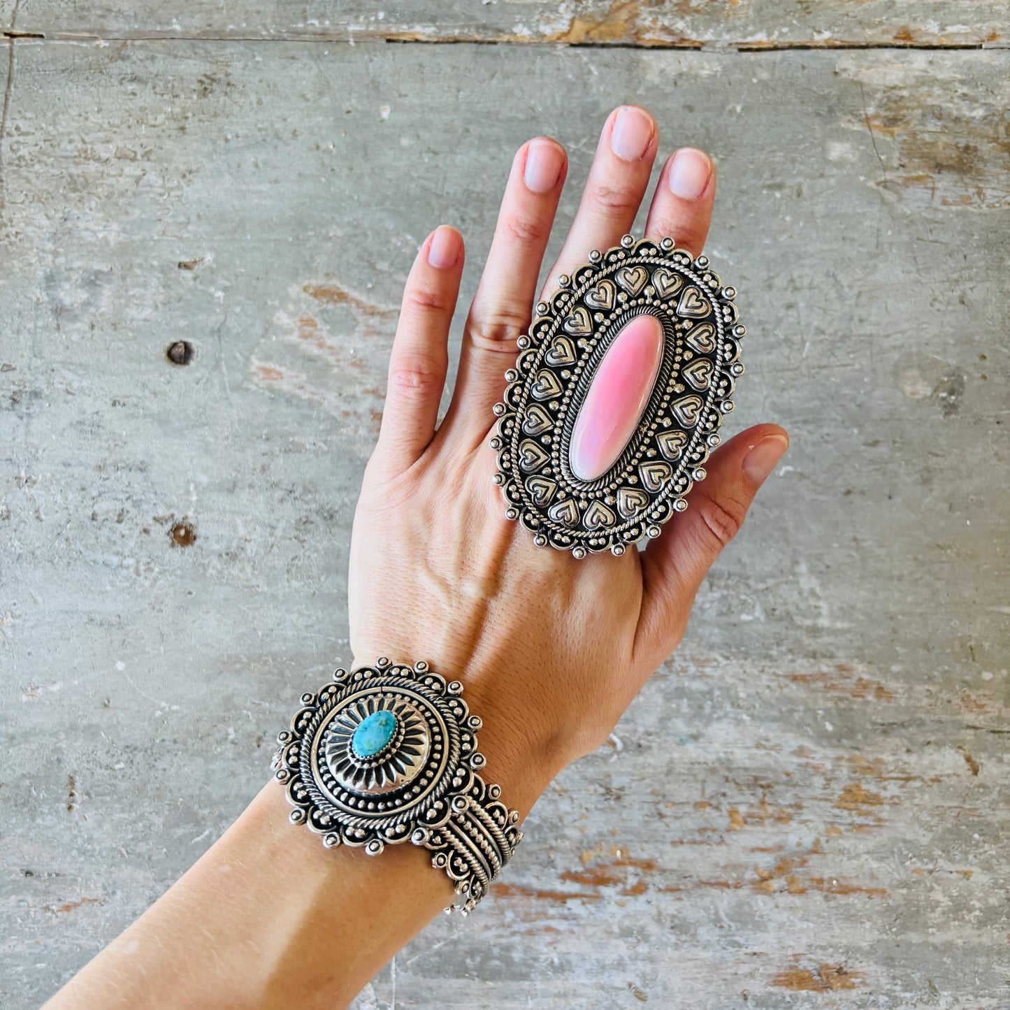 New Navajo Hemerson Brown Sterling Silver & Pink Conch Hearts Ring