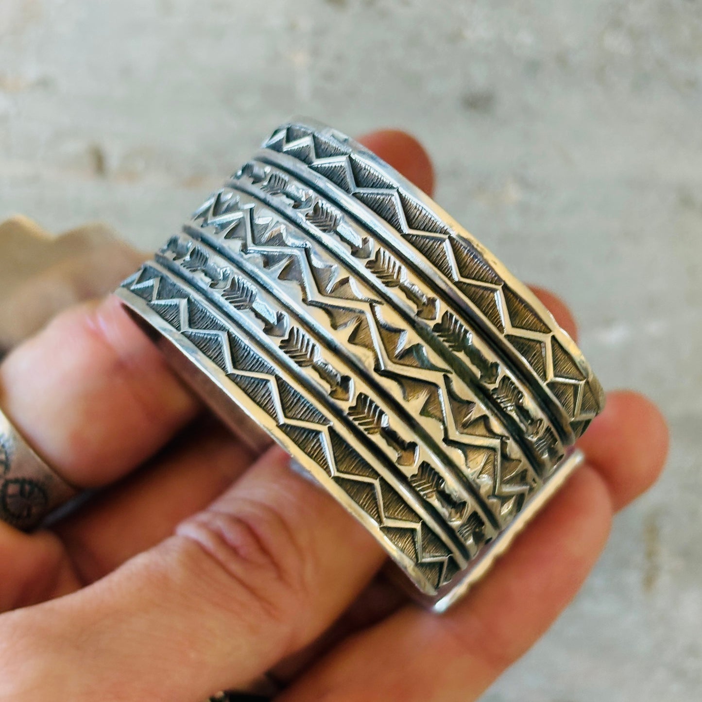 New Sunshine Reeves Sterling Silver Arrows Stacker Cuff