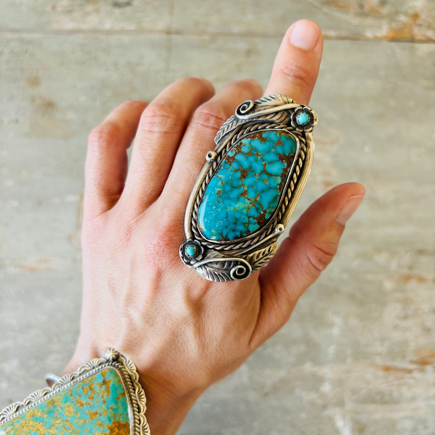 Vintage 1970s Navajo Signed Sterling Silver & Turquoise Statement Ring
