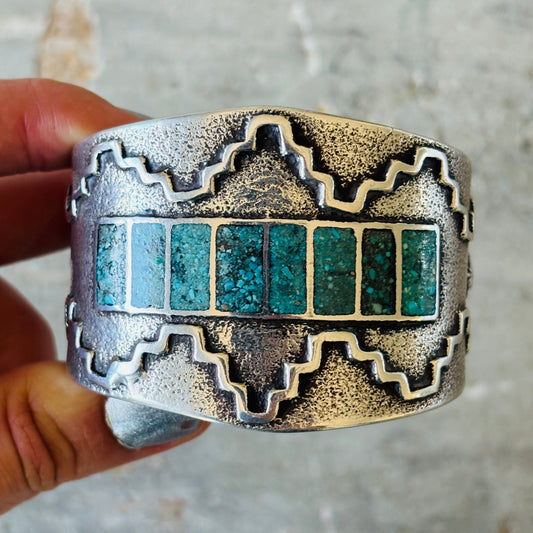 Vintage Navajo Delbert Arviso Sterling Silver & Turquoise Chip Inlay Tufa Cast Cuff