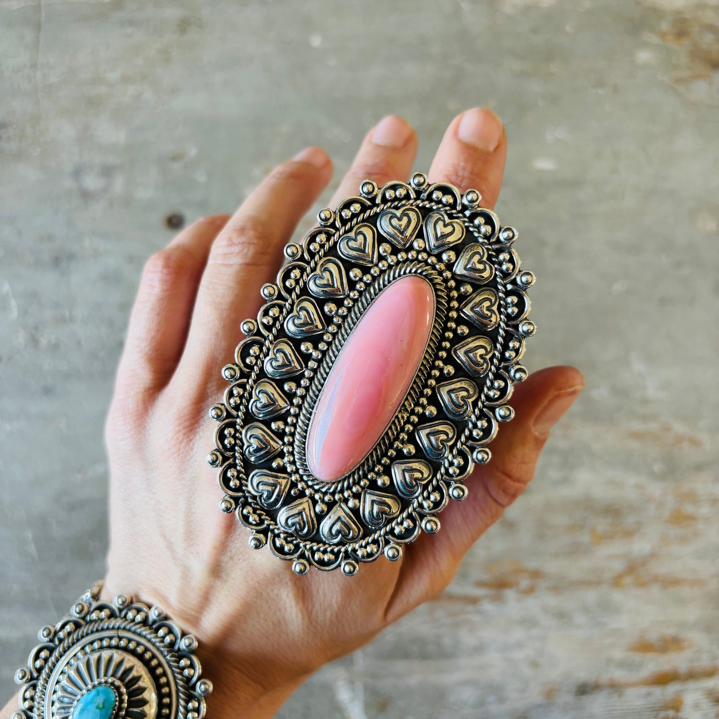 New Navajo Hemerson Brown Sterling Silver & Pink Conch Hearts Ring