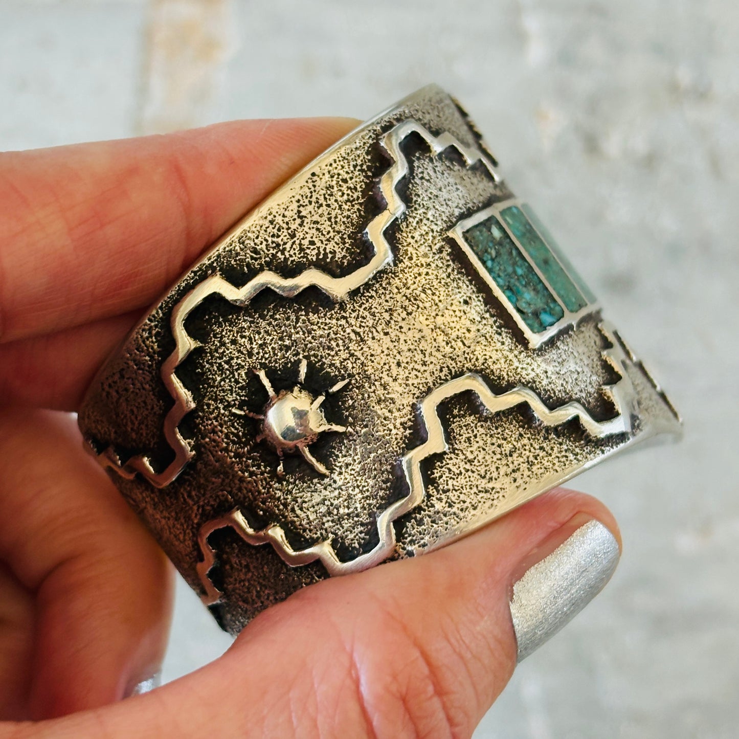 Vintage Navajo Delbert Arviso Sterling Silver & Turquoise Chip Inlay Tufa Cast Cuff