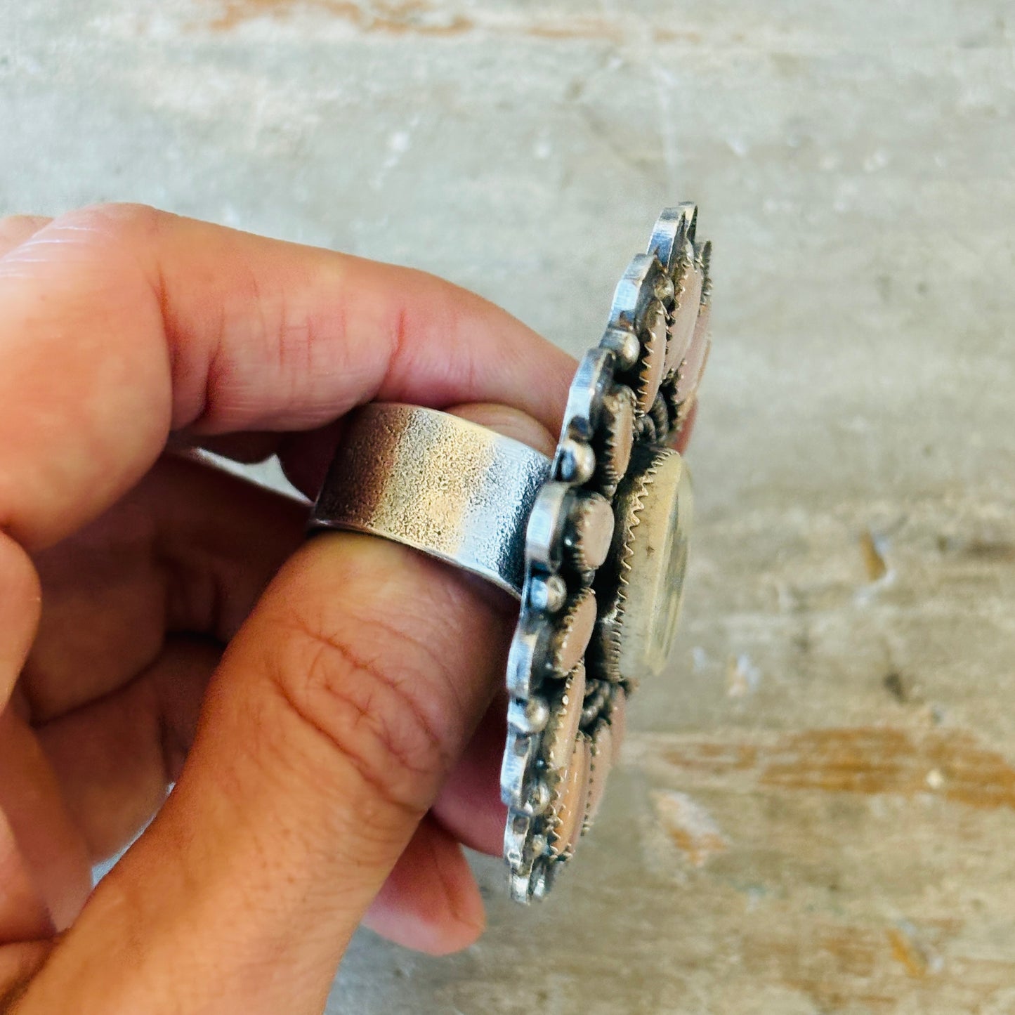 Navajo Kindale Billah Sterling Silver & Pink Mussel Shell Horses Ring