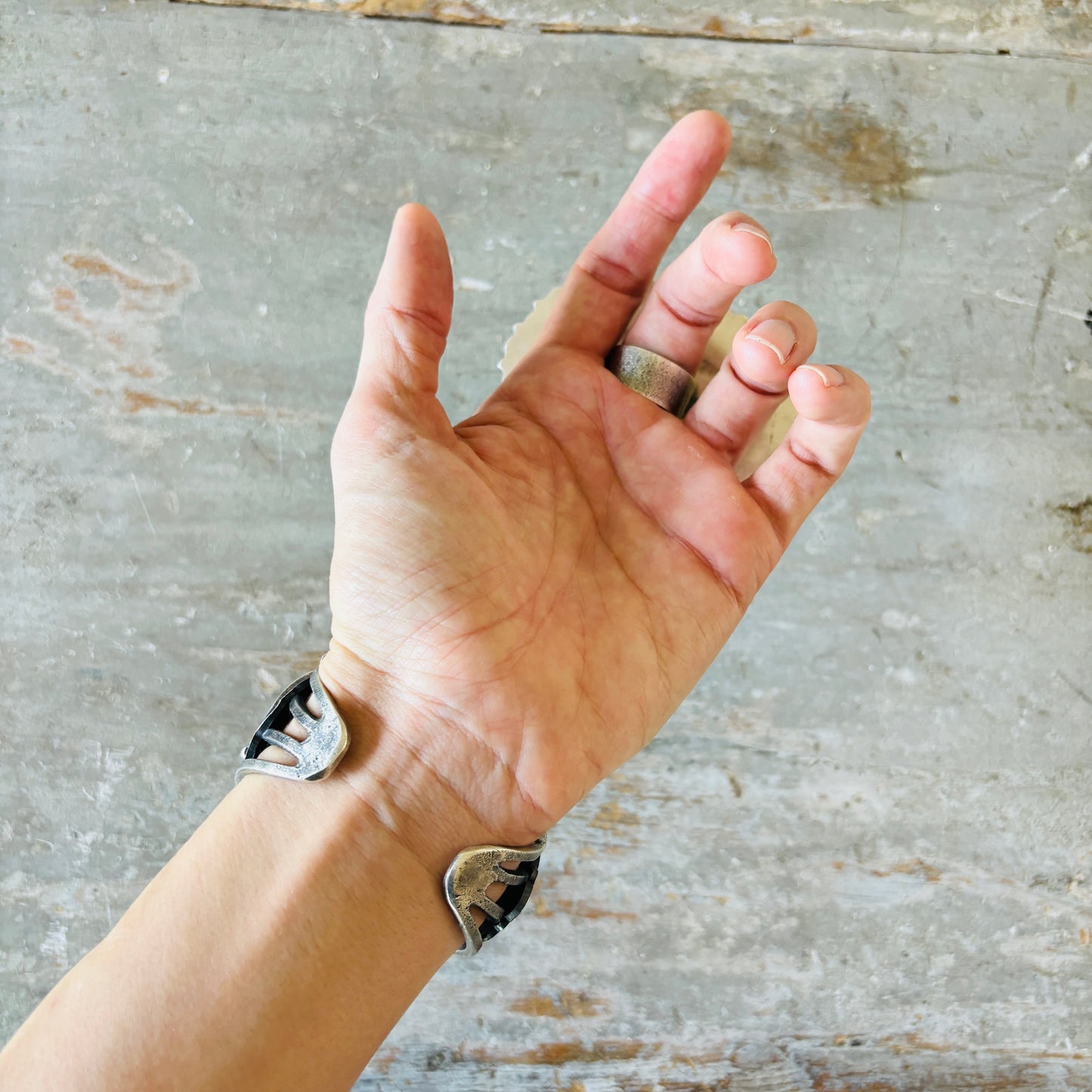 Navajo Kindale Billah Sterling Silver - Ceramic - Mojave & Kingman Turquoise Cowboy Ring