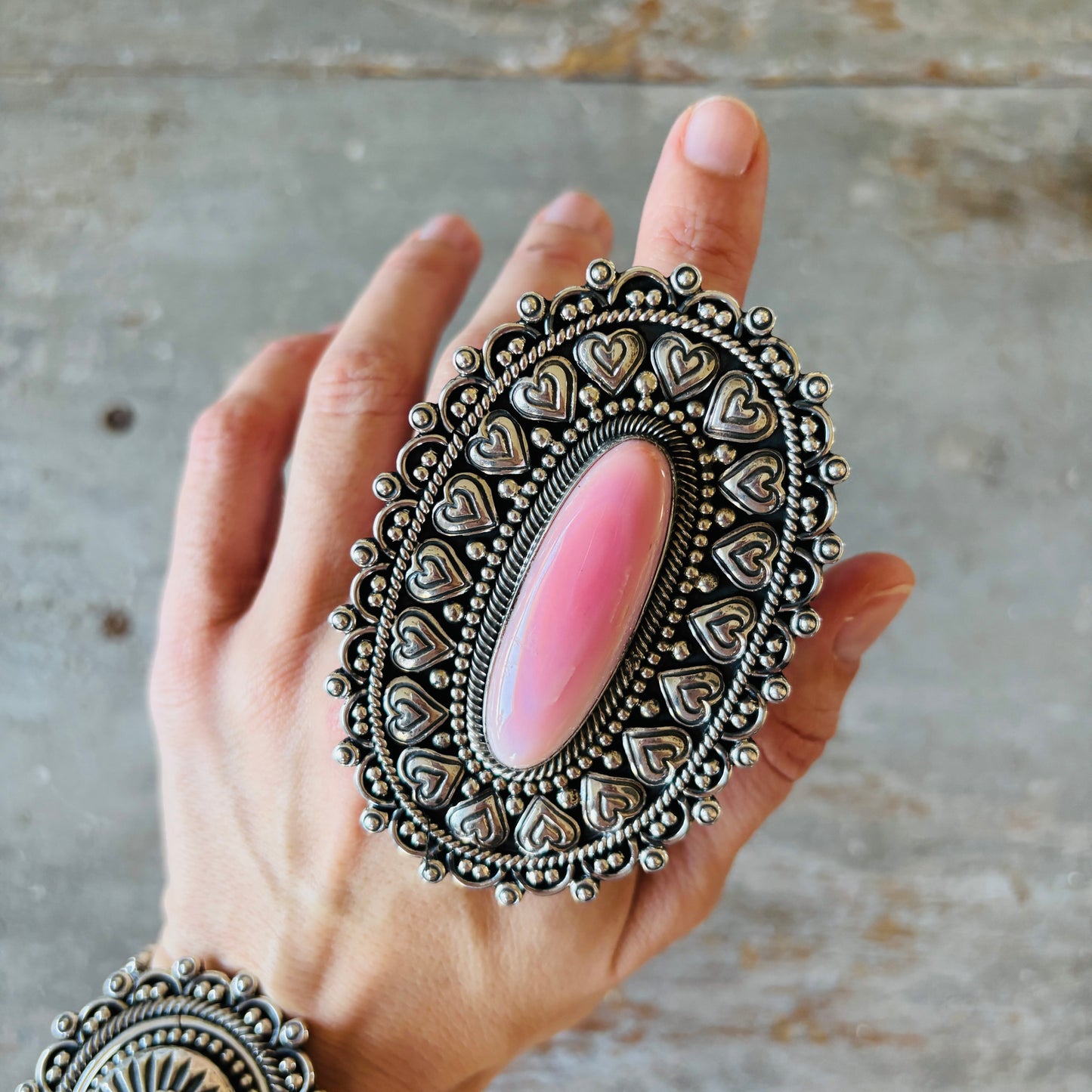 New Navajo Hemerson Brown Sterling Silver & Pink Conch Hearts Ring