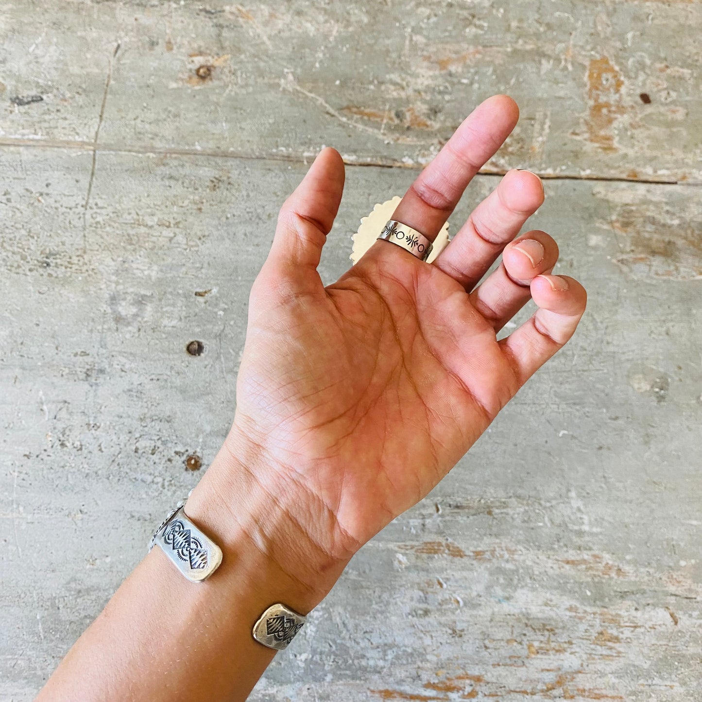 Navajo Lorenzo Jerilyn Chee Sterling Silver & Shell Ring