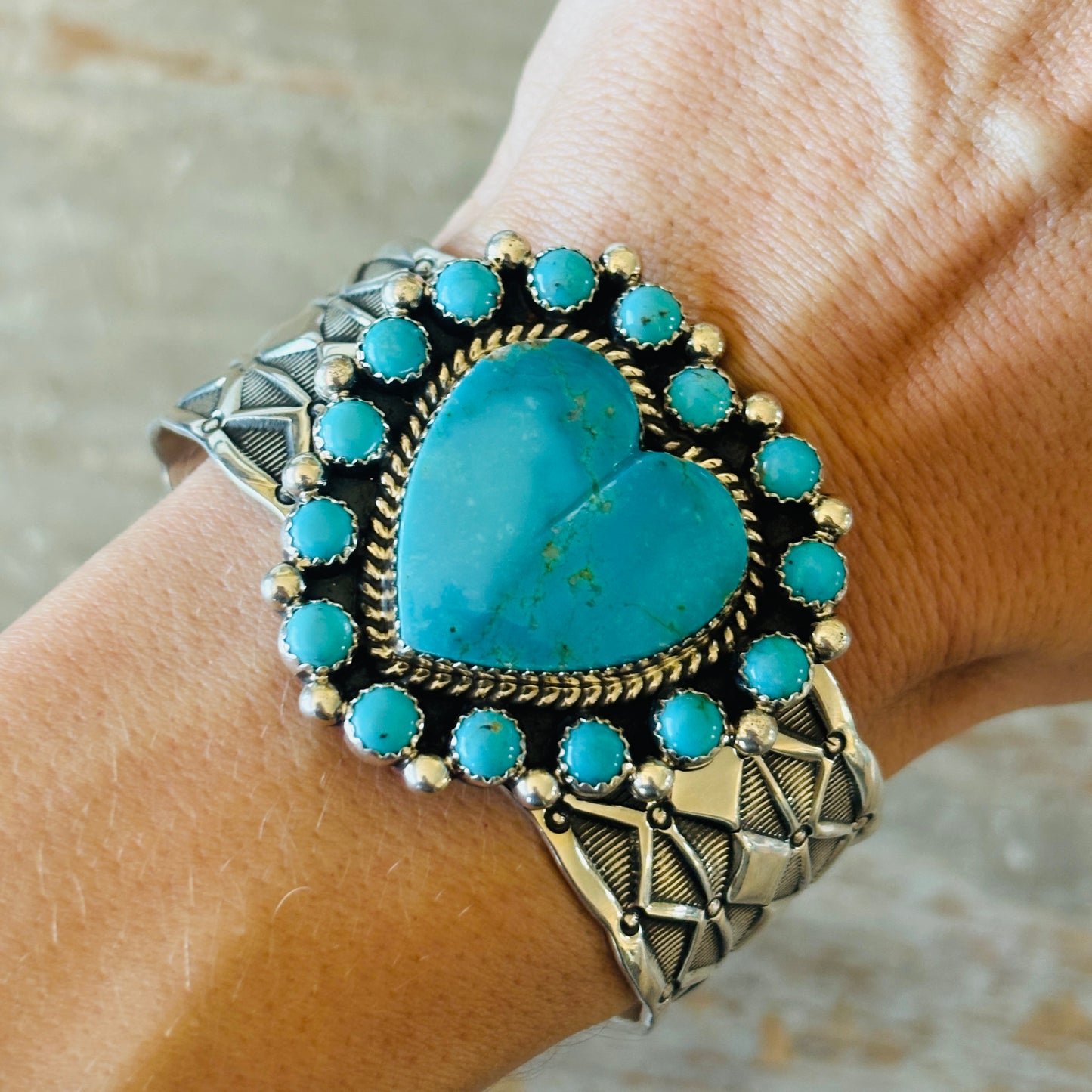 Navajo Elroy & Bernadine Chavez Sterling Silver - Kingman Turquoise Heart Cluster Cuff