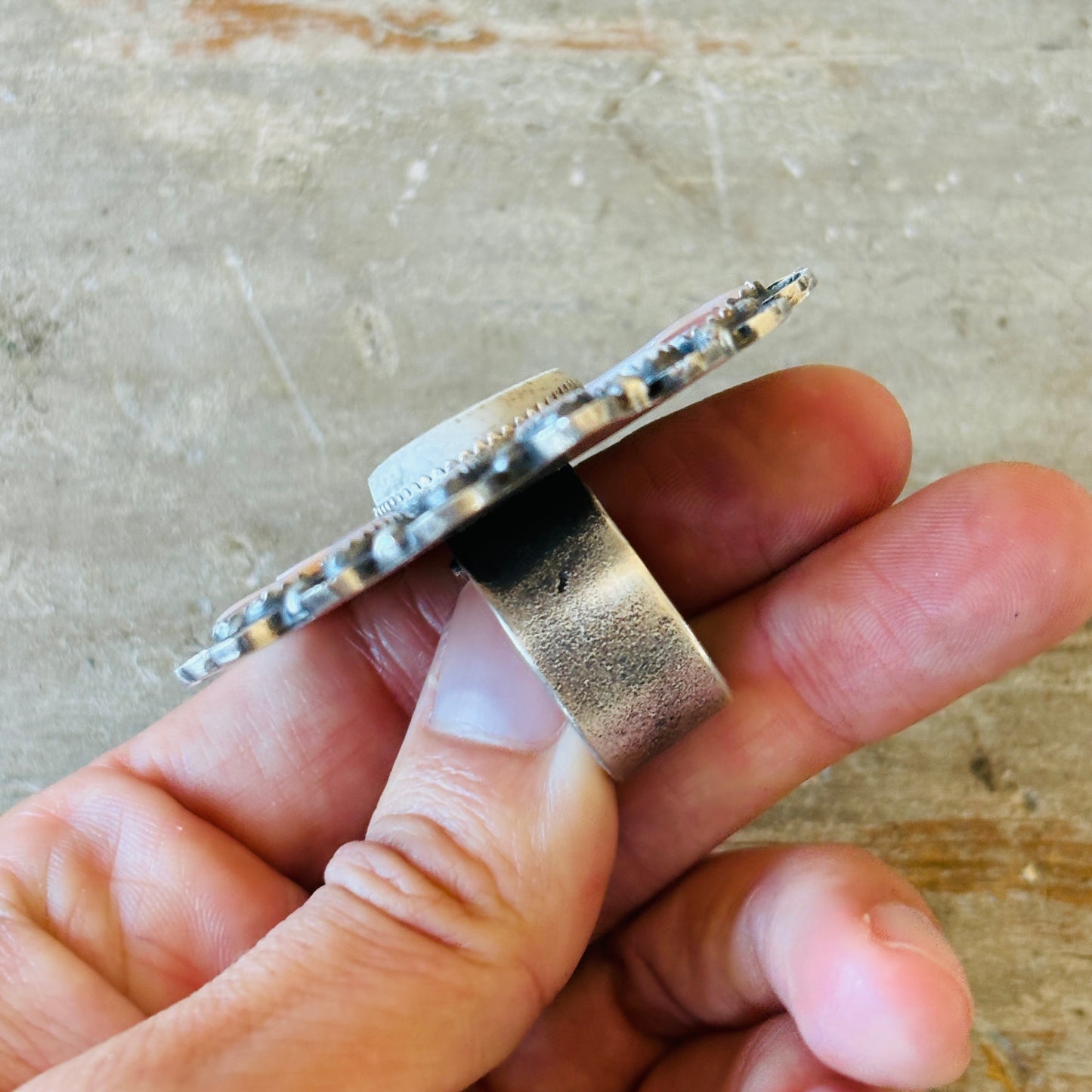 Navajo Kindale Billah Sterling Silver & Pink Mussel Shell Horses Ring