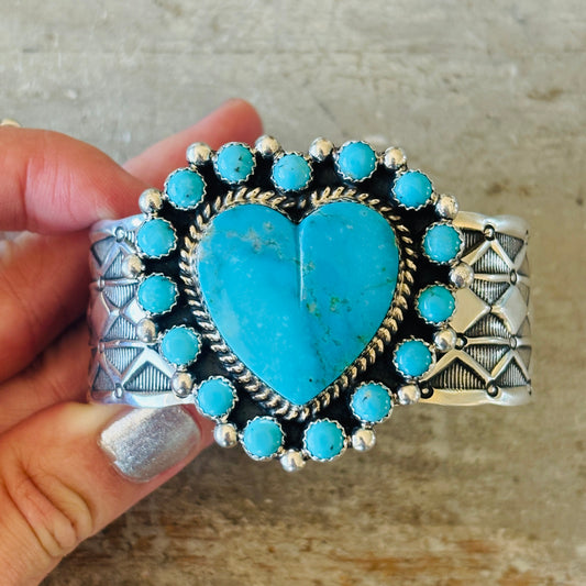 Navajo Elroy & Bernadine Chavez Sterling Silver - Kingman Turquoise Heart Cluster Cuff